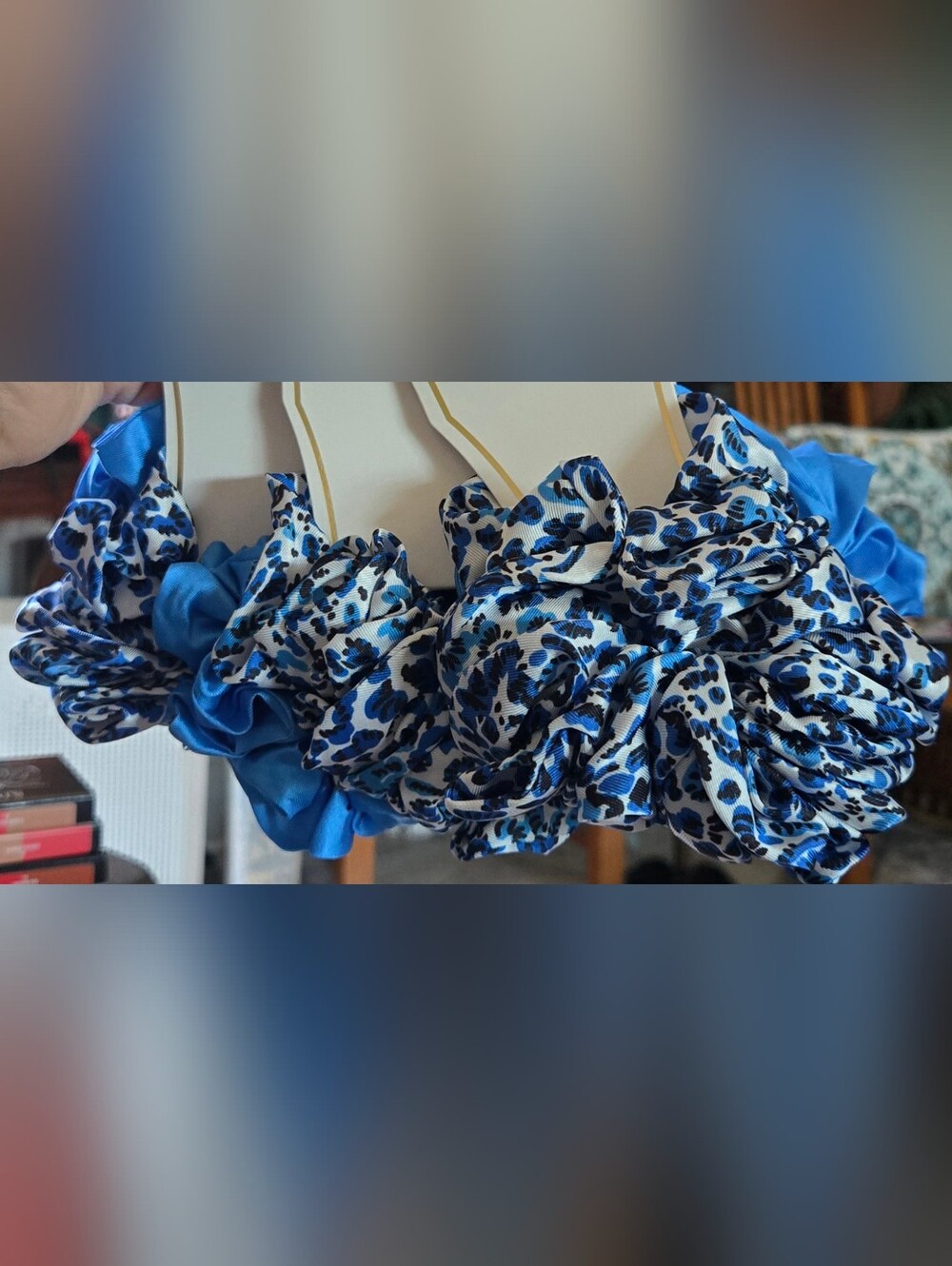 New Lilly Pulitzer "Spot Clean" Blue and White Leopard Satin Scrunchie Set
